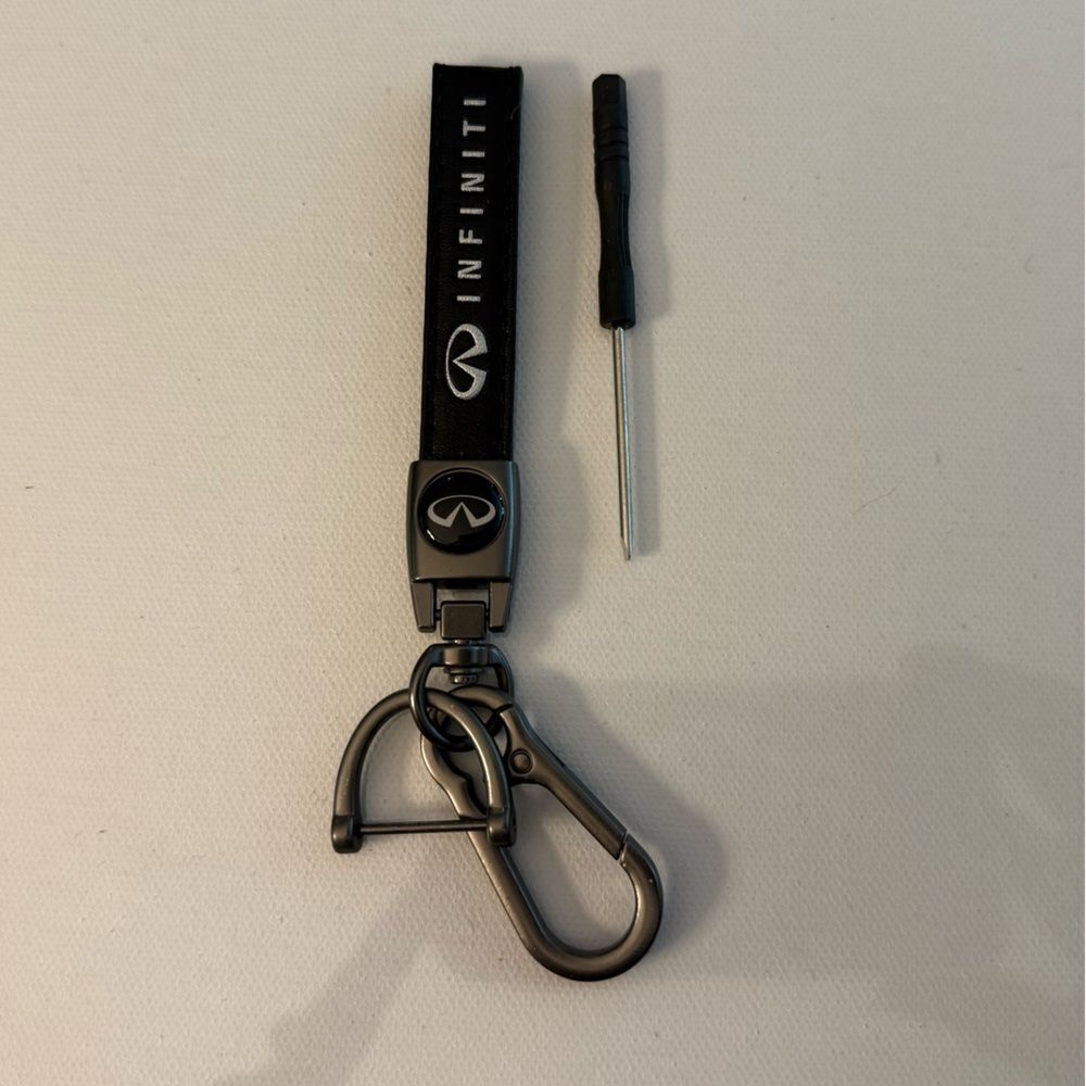 Infinity Key Fob Keychain in Black Leather NWT